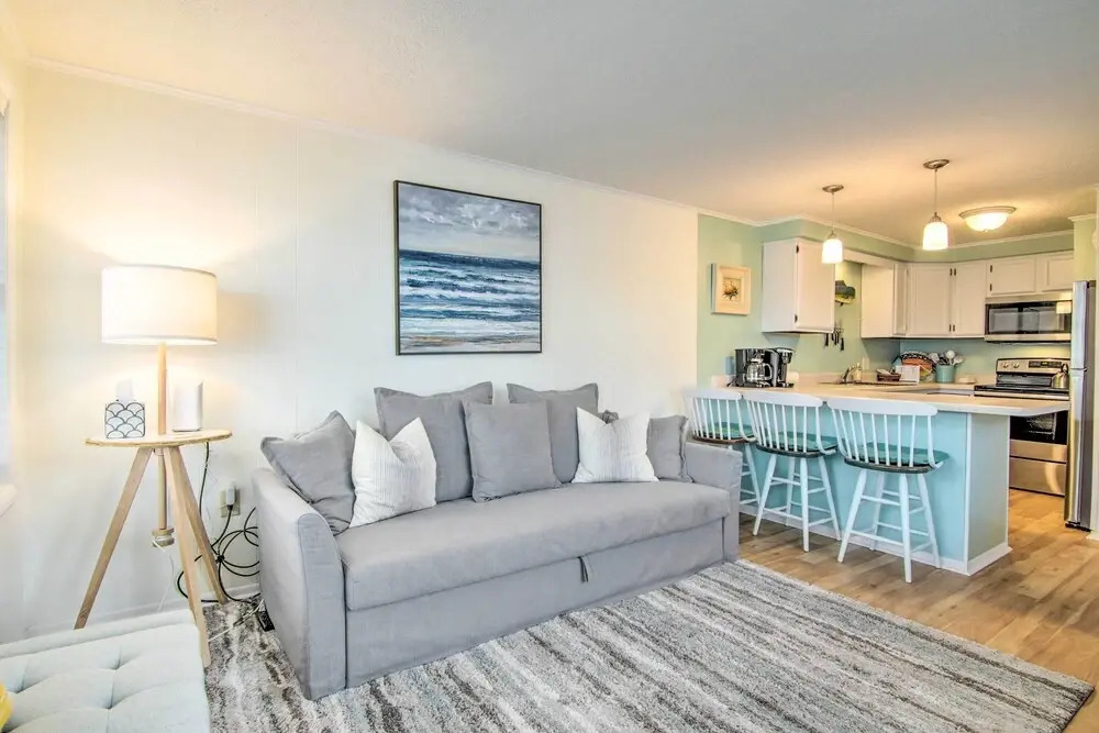 Walk to Maryland Beach: Coastal Condo w/ Balcony
