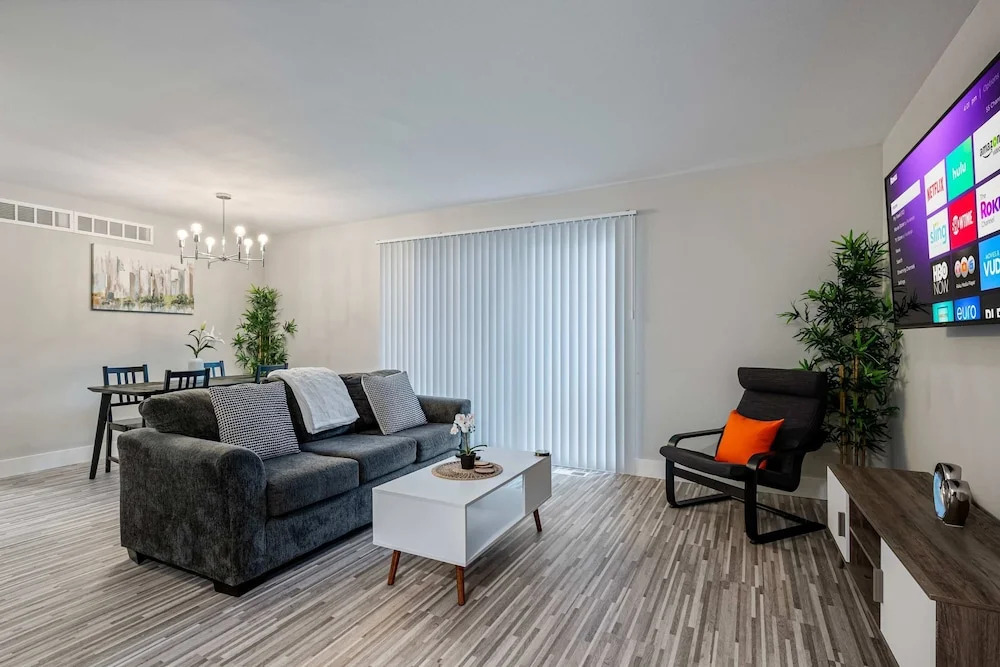 Spacious 2BR 1BA Haven - Perfect for Families