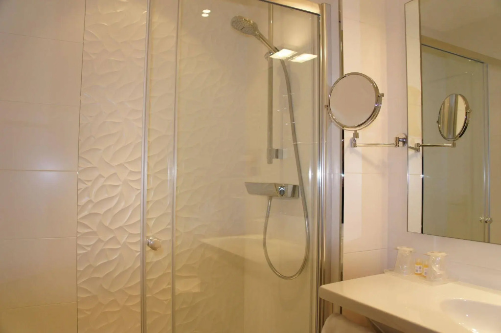 Hotel Ambassador, completely renovated
