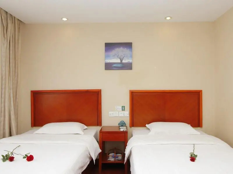 GreenTree Inn Rizhao West Station Suning Plaza