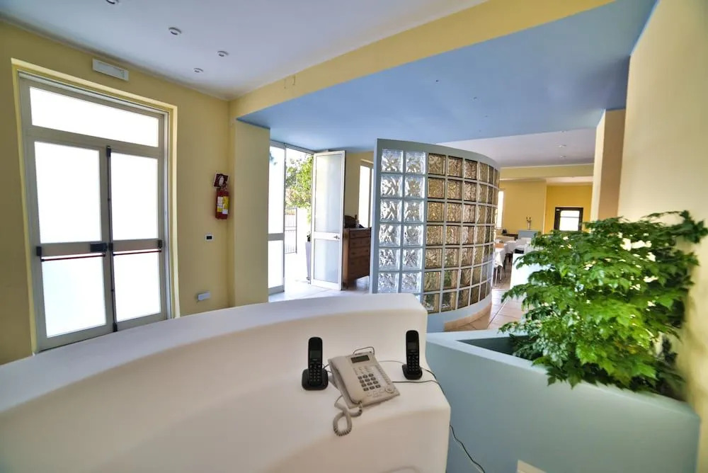 Hotel Charlie
