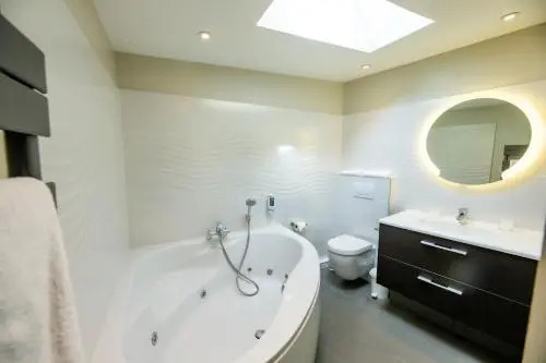 Chambres dHôtes et Suites à La Ferme de lOudon & SPA