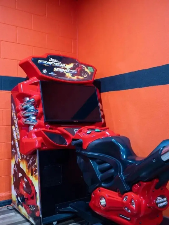 331-8-pc-perfectly Furnished With Games and Movie