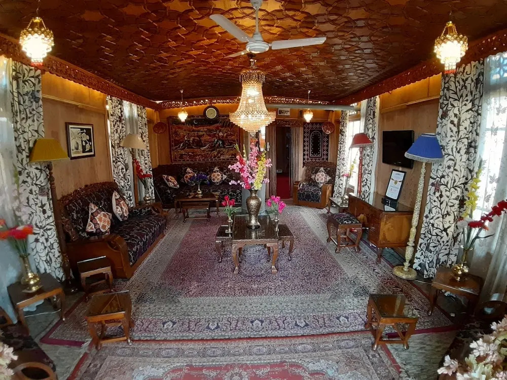 Houseboat Prince Of Bombay