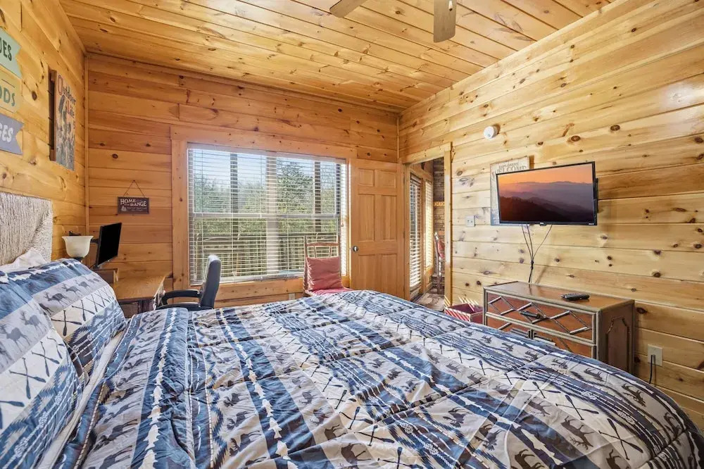 Knotty But Nice 4 Bedroom Home