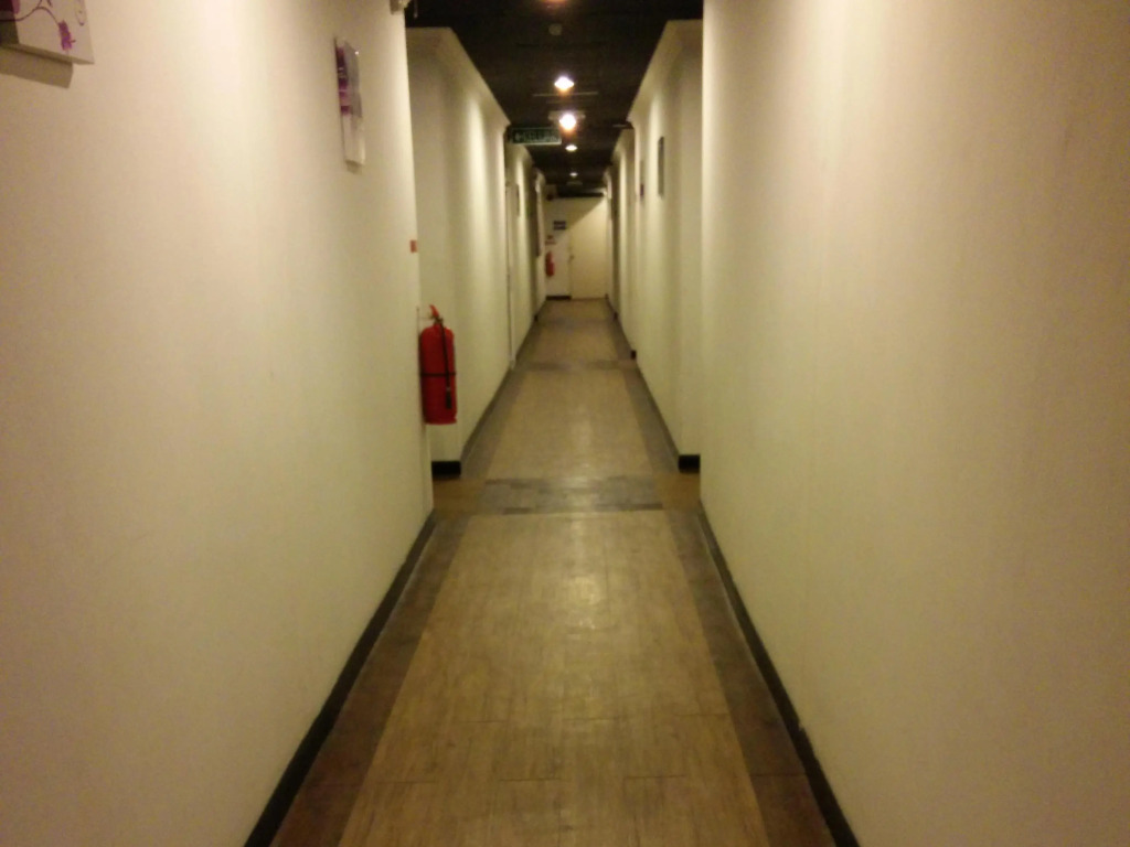 Switz Paradise Hotel - 5 minute walk to Centre Point and 10 minute walk to waterfront