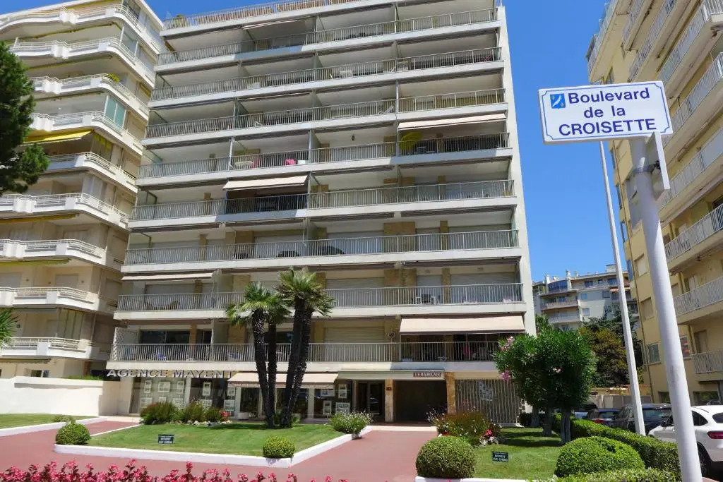 Chambre idéalement située à 50m de la Croisette