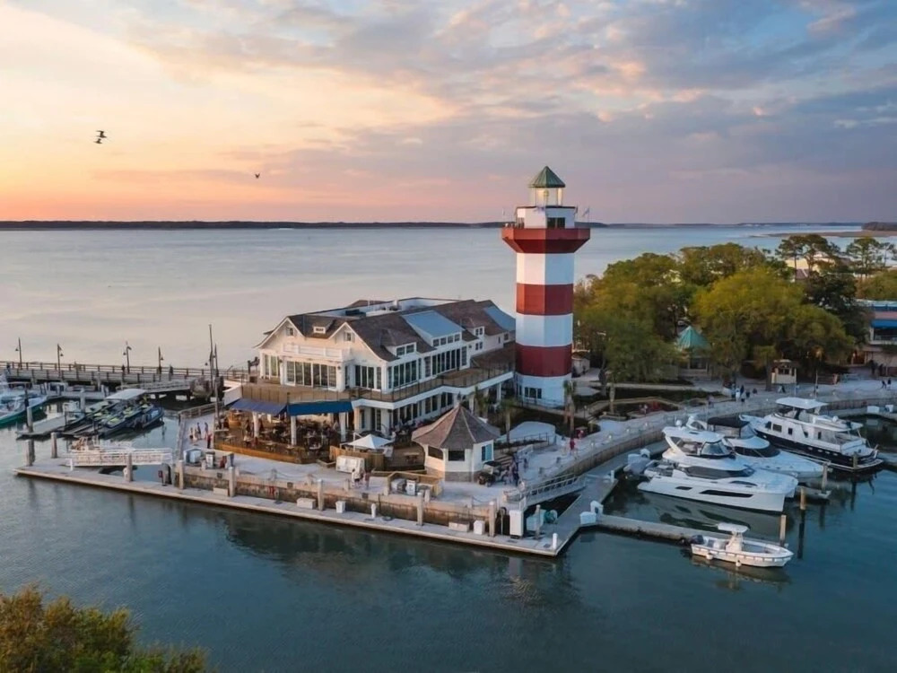 Harbour Town at Sea Pines Spacious 3 Bedroom 3 Condo by RedAwning