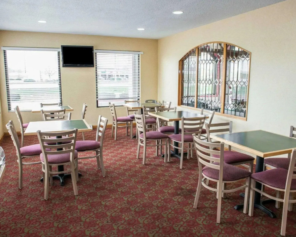 Quality Inn & Suites Indianapolis Northwest