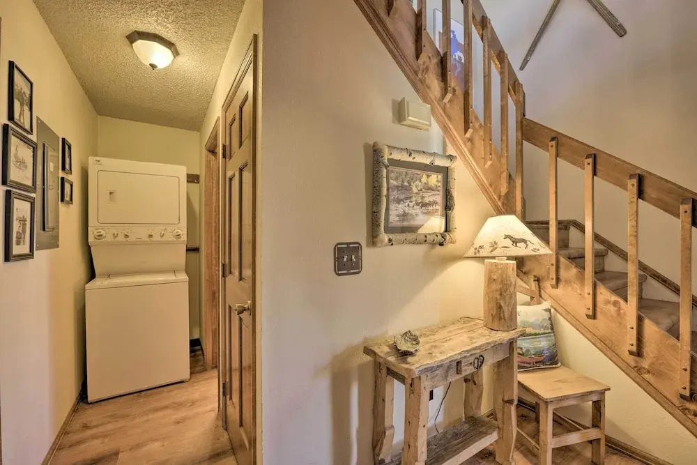 Cozy Pagosa Condo: Stunning Mountain & Lake Views!