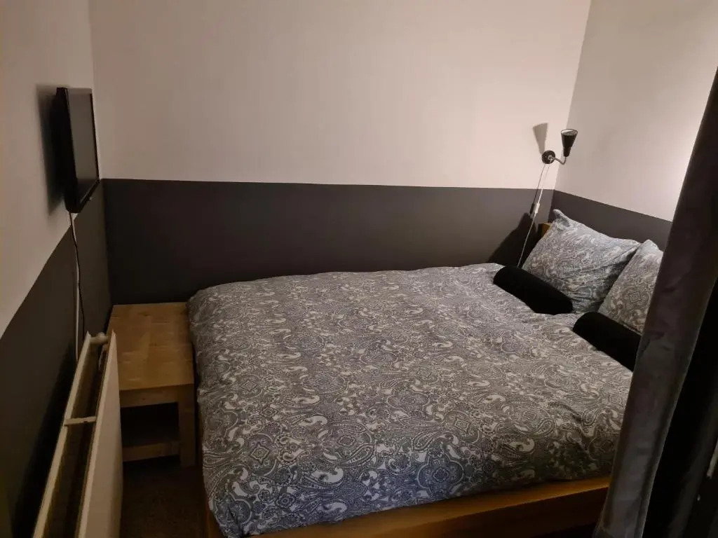 Bed and breakfast 28
