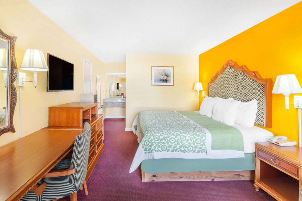 Days Inn by Wyndham Jacksonville
