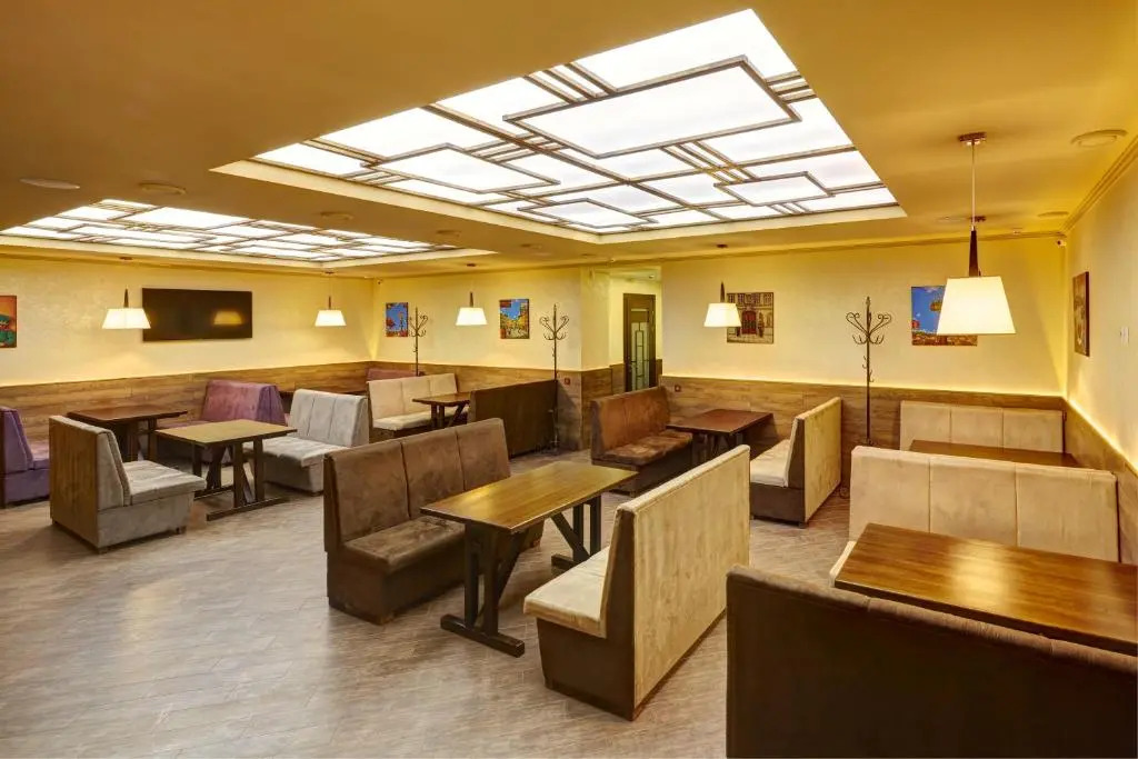 Three Crowns Hotel