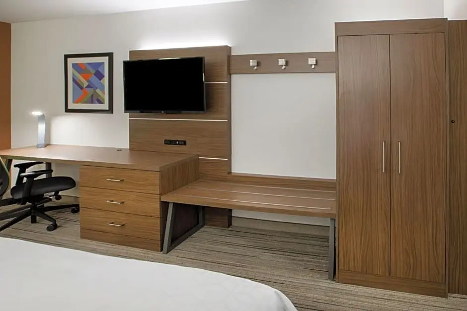 Holiday Inn Express & Suites - Milan - Sandusky Area by IHG