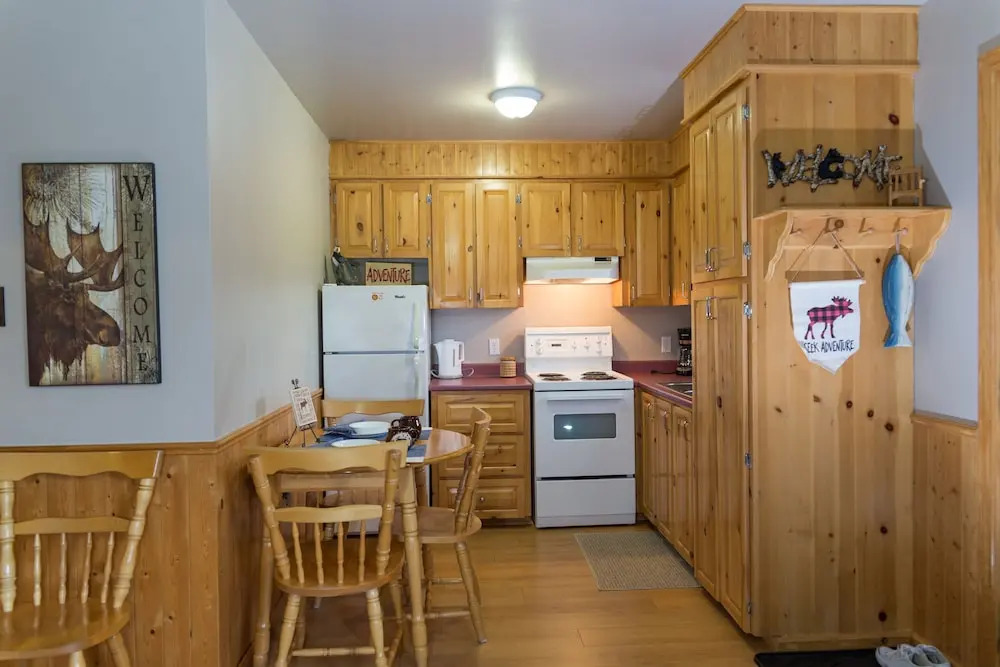 Middle Brook Cottages & Chalets