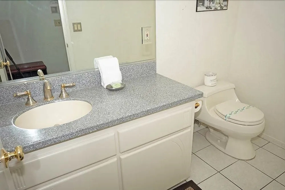 4192 Saddle Road 5 Bedroom Home by RedAwning