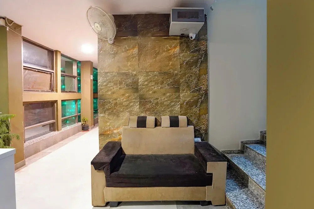 FabHotel Relax - Opp Hotel Leela