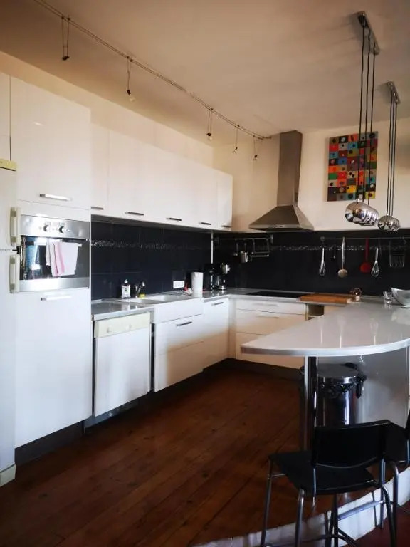 Appartement proche centre ville, port, et mont Faron