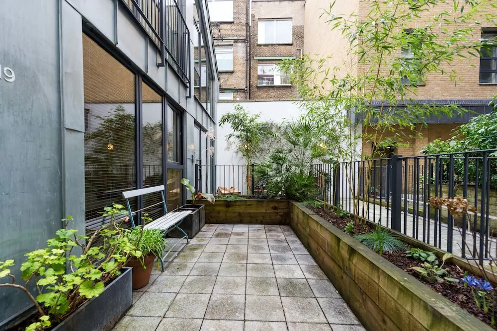 Charming Hackney Apartment with Garden