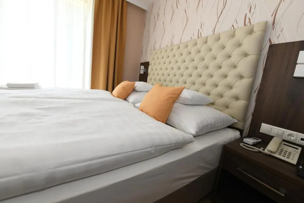Jade Hotel-Ezüsthíd Hotel