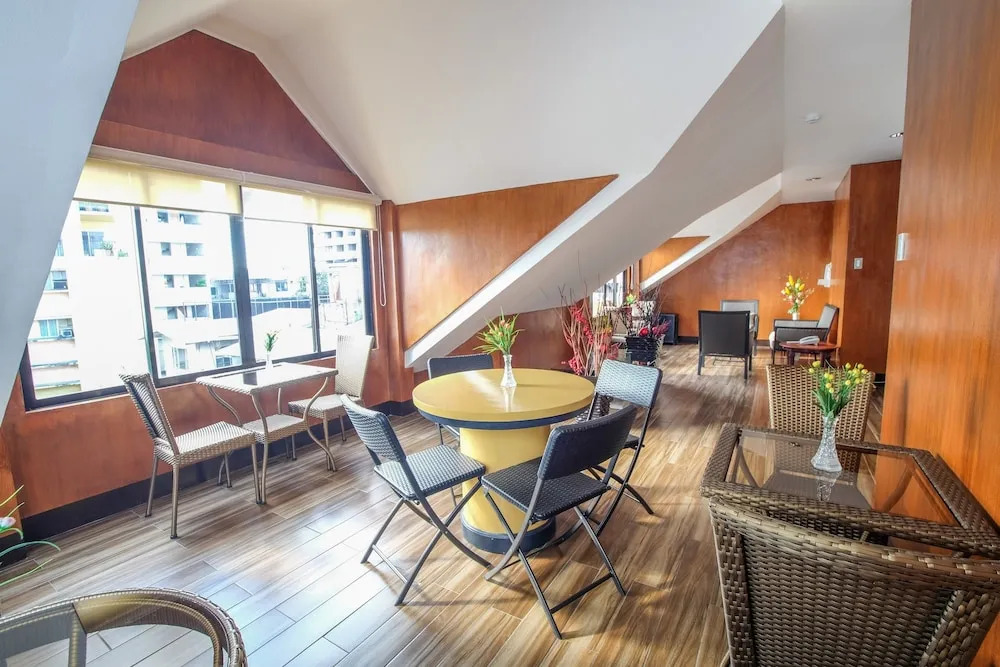 ZEN Rooms Del Pilar Malate