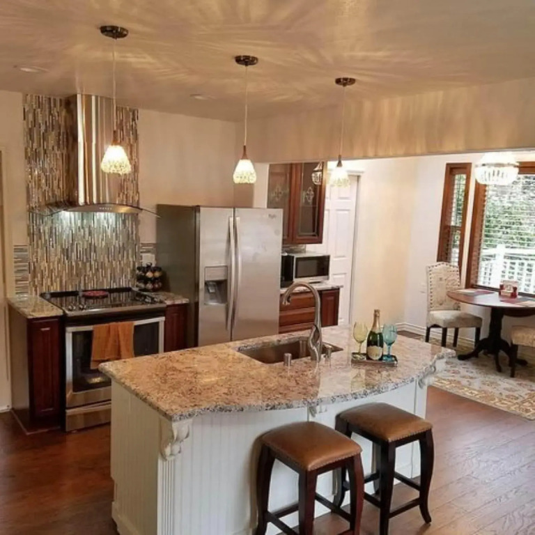 Arbor Rouge Cottage
