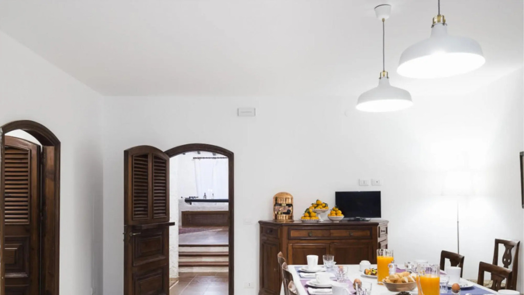 Exclusive seafront villa with private pool-VILLA LUNA BLU