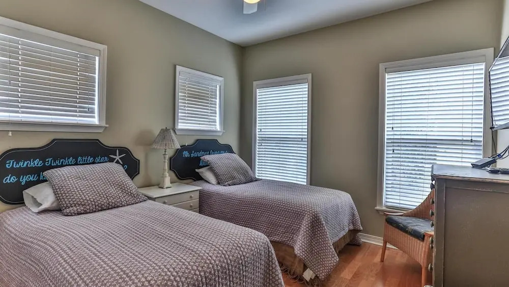 Biglows Bungalow