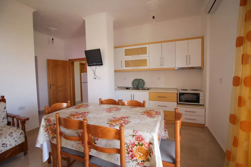 Dine Hotel