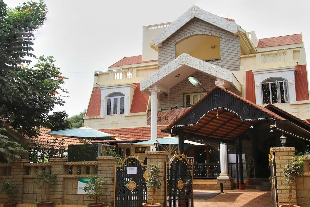 OYO 10438 Green Villa
