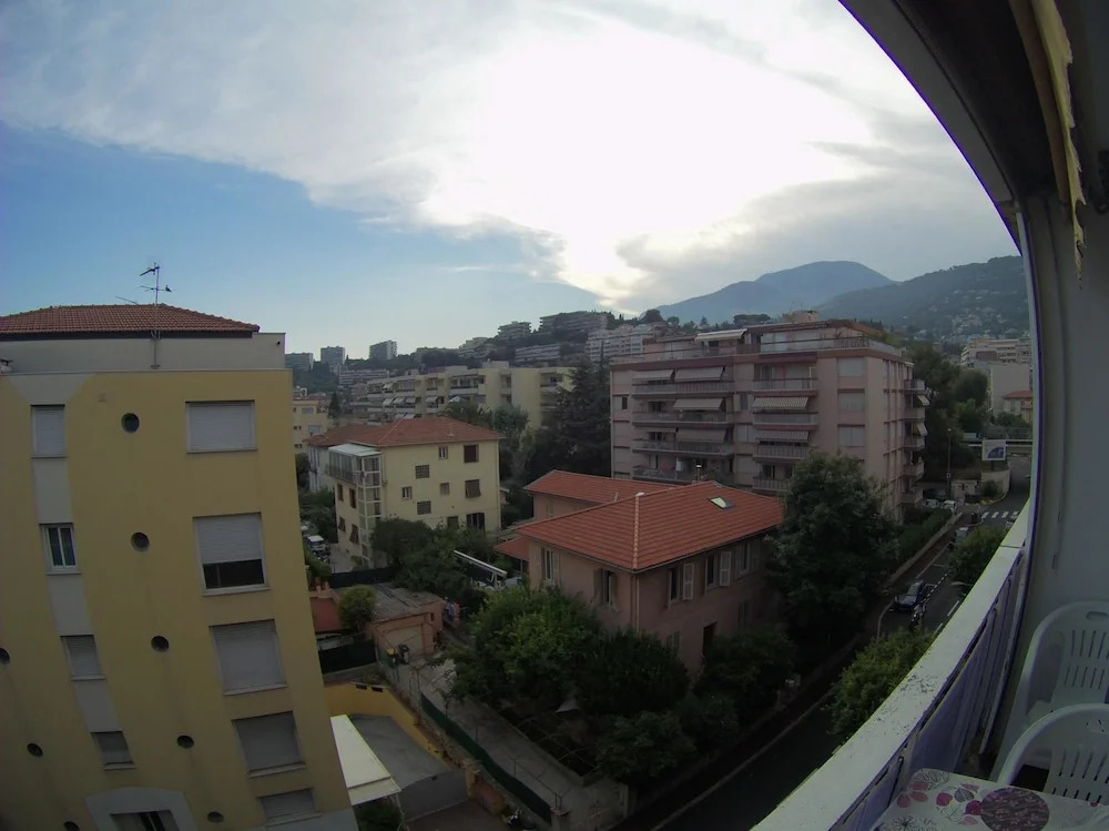 Studio in Roquebrune-cap-martin, With Wonderful sea View and Terrace -