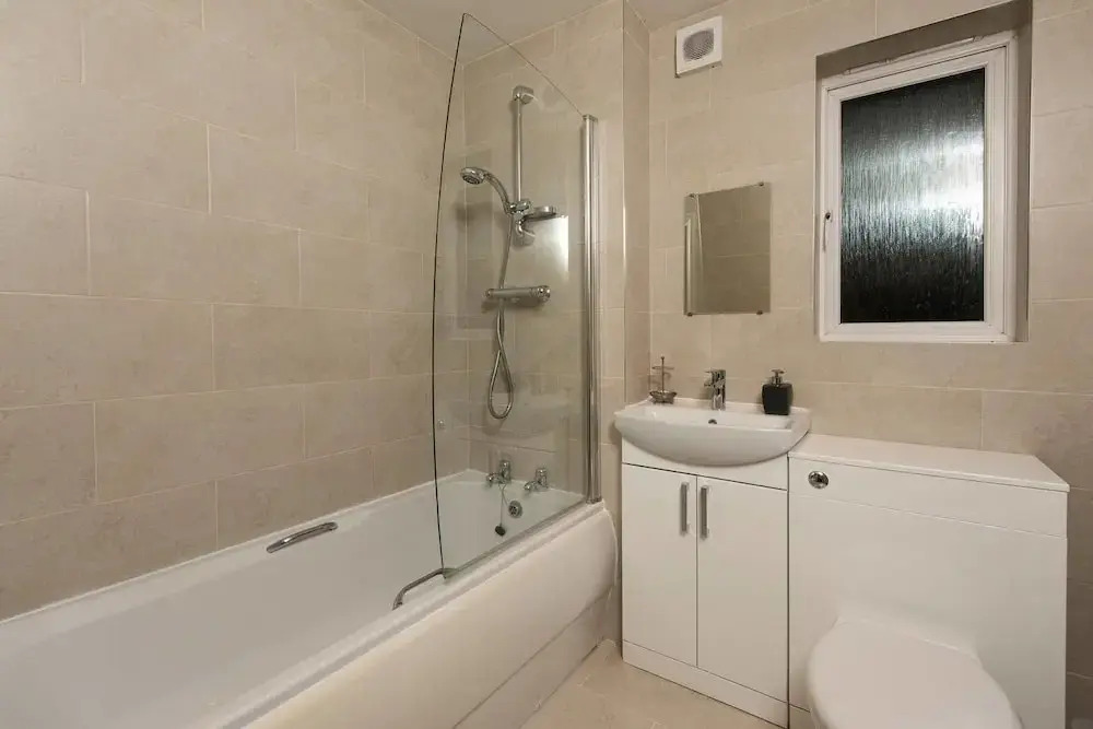 Top Floor Apt Near City Centre