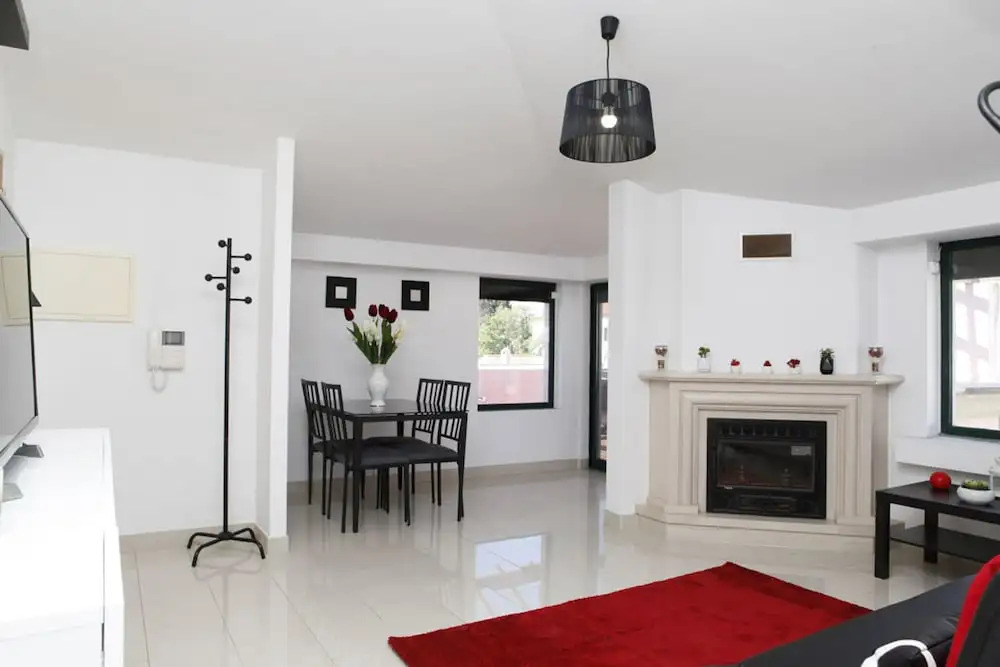 Wondrous Terrace Apartment in Cascais Center