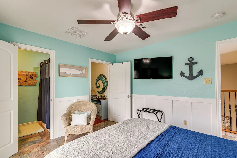 Steps From Gulf: Freeport Home w/ Water Views