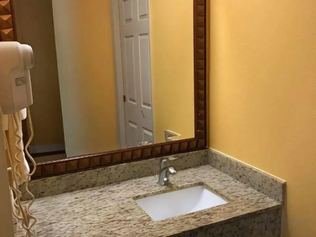 Americas Best Value Inn Addison