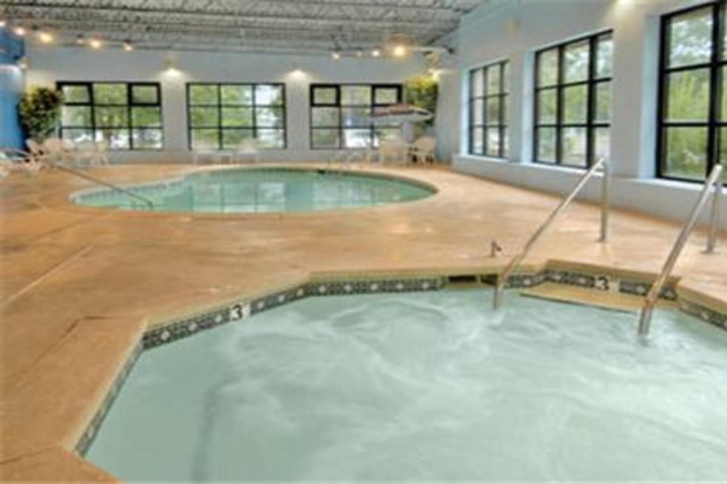 Baymont by Wyndham Battle Creek/I-94