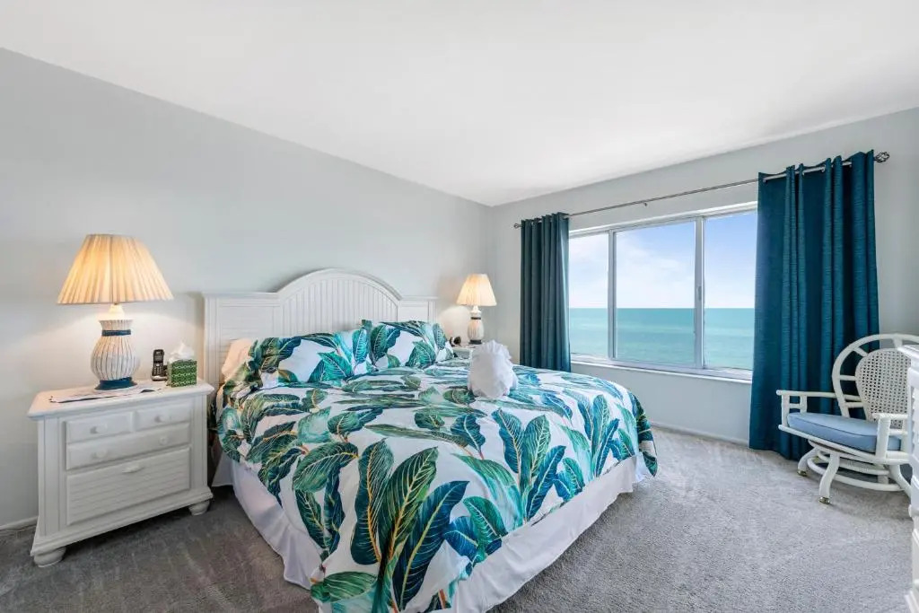 Sun Caper 807, 2 Bedrooms, Gulf Front, Elevator, Sleeps 6, Heated Pool