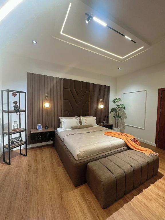 Lia's Court Apartment