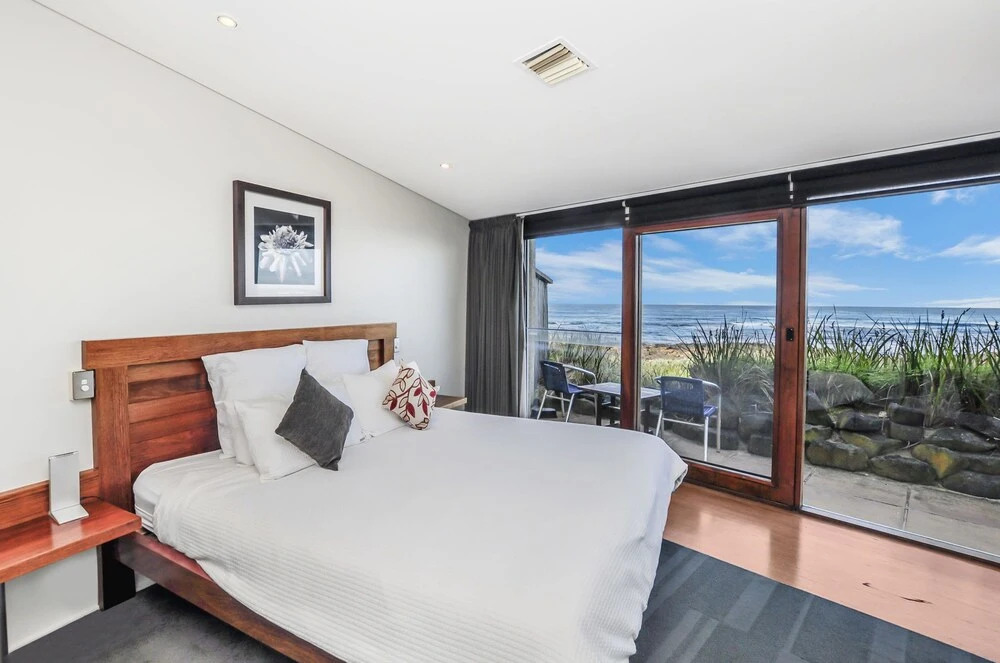 Hearns Beachside Villa 3