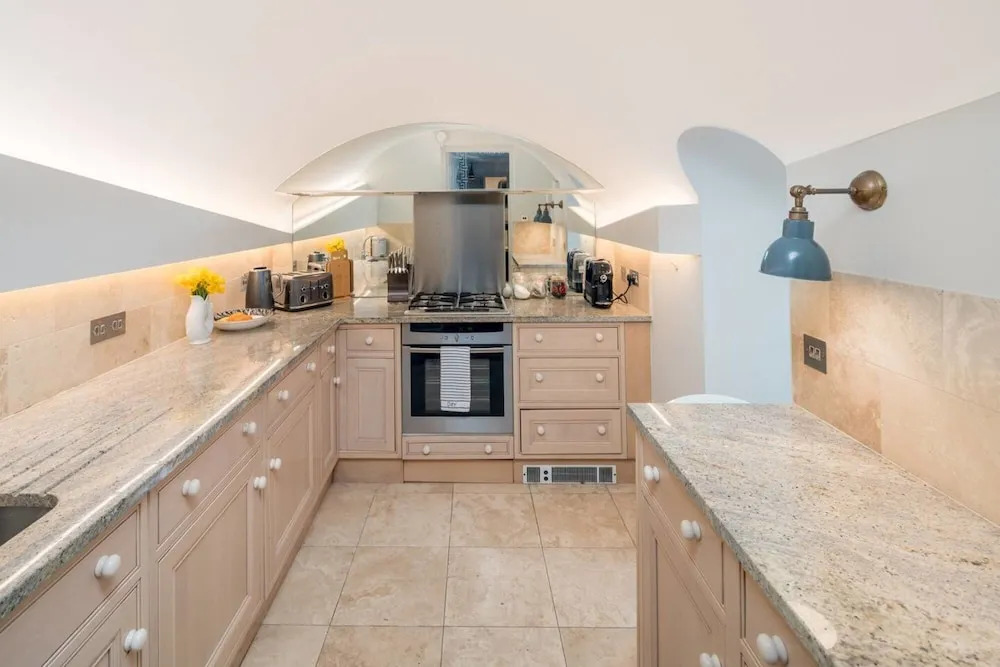 Charming 1BR Flat w/ Patio in the Heart of Pimlico