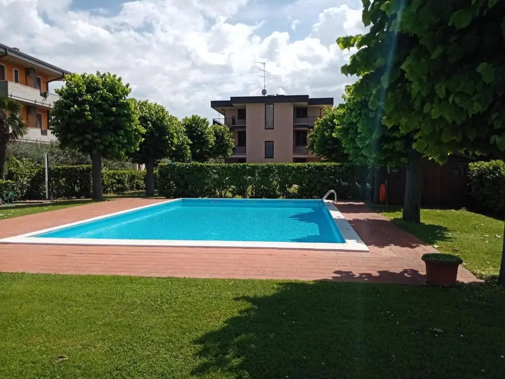 Casa Lugana 1 - Monolocale con piscina fronte lago