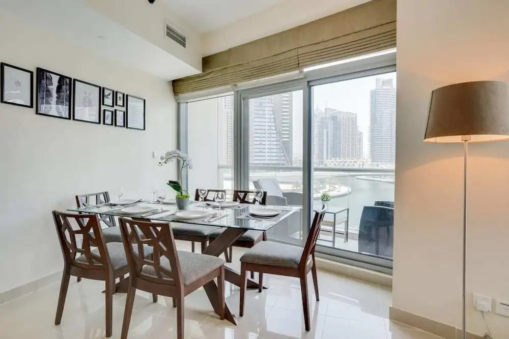 Modern Apartment in Dubai Marina Amazing Pool!