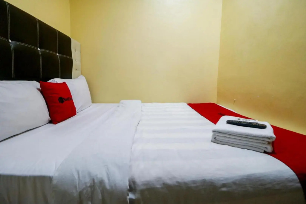 RedDoorz Plus near DC Mall Batam