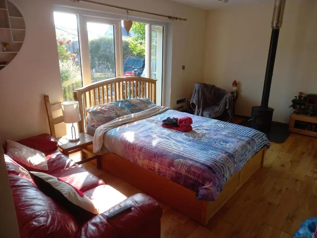No 9 Manor Way