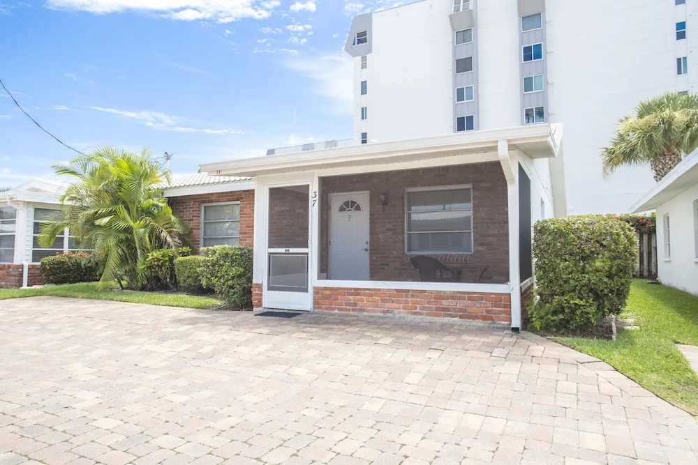 Aloha Kai - Unit 37 2 Bedrooms 2 Bathrooms Apts