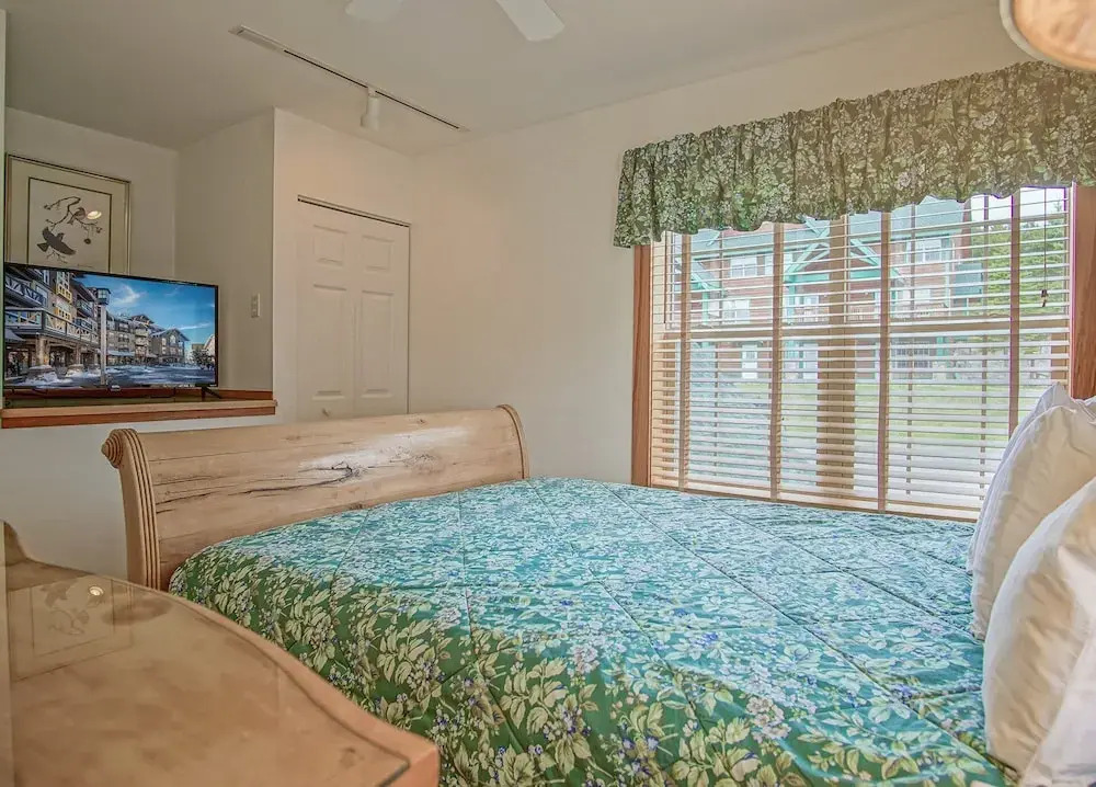 Camp 4 24: Slope Side, Cozy 2 BR With Shuttle Service