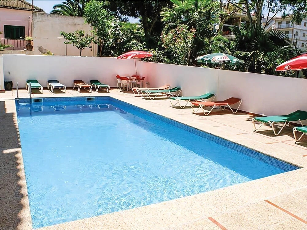 Bella Maria Apartments & Pool Club