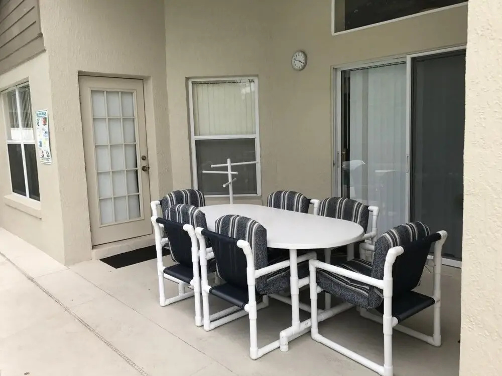 2593 Oneida Loop,