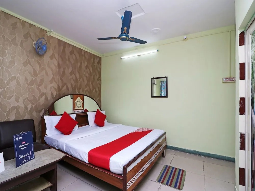 OYO 10470 hollywood hotels and resorts