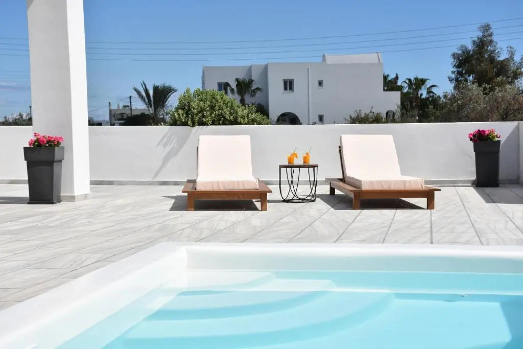 Spacious veranda, house for 3, in the village.
